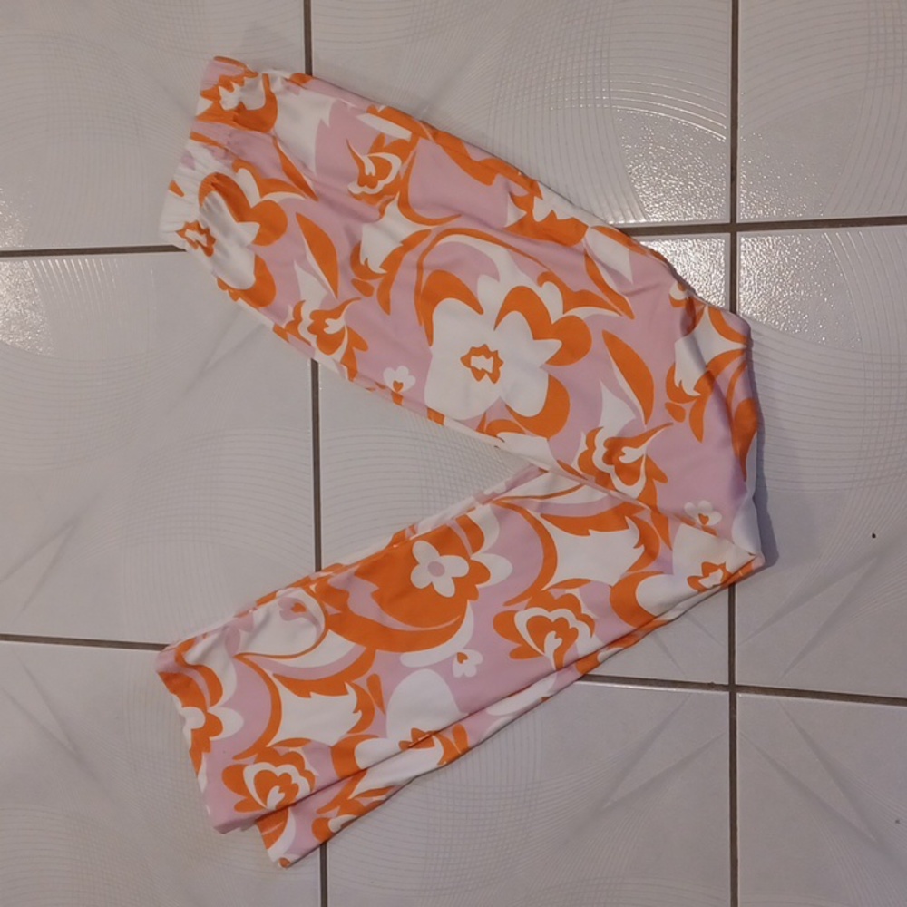 4/$80 Groovy Floral Bell Bottom Leggings - Size Small/XS